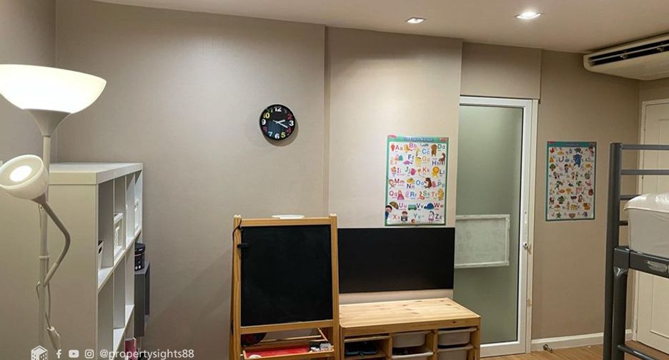 For rent 3 bedrooms condo in Watthana, Bangkok