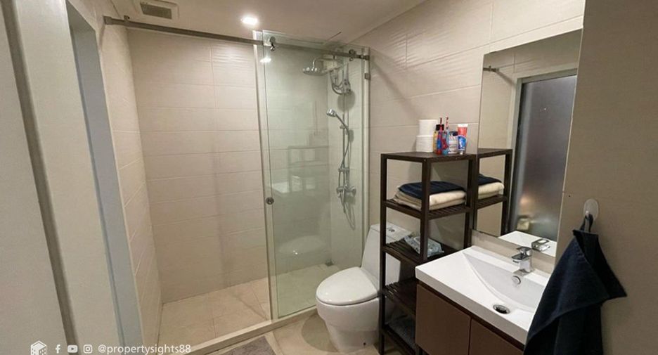 For rent 3 bedrooms condo in Watthana, Bangkok