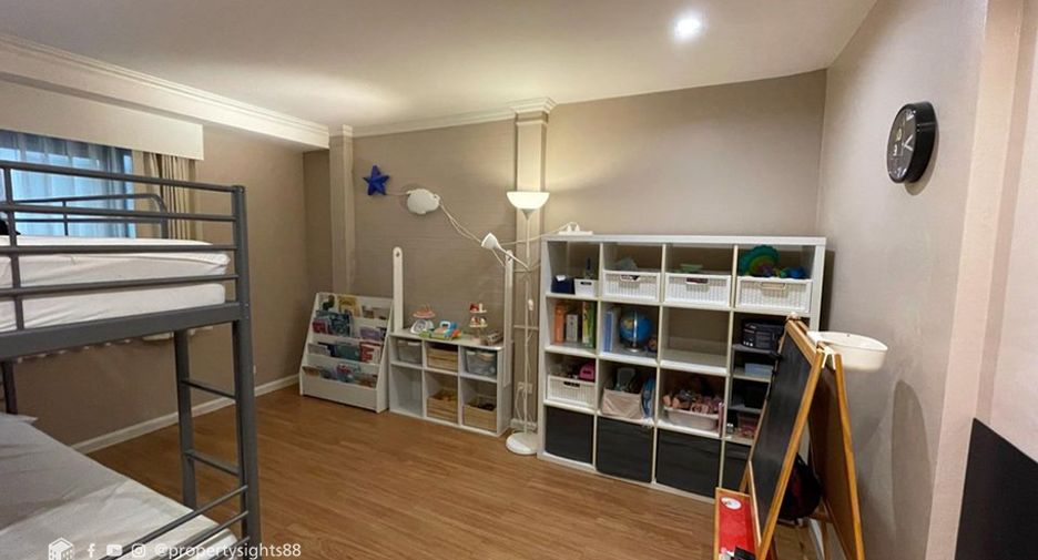 For rent 3 bedrooms condo in Watthana, Bangkok
