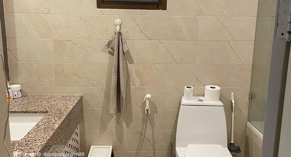 For rent 3 bedrooms condo in Watthana, Bangkok