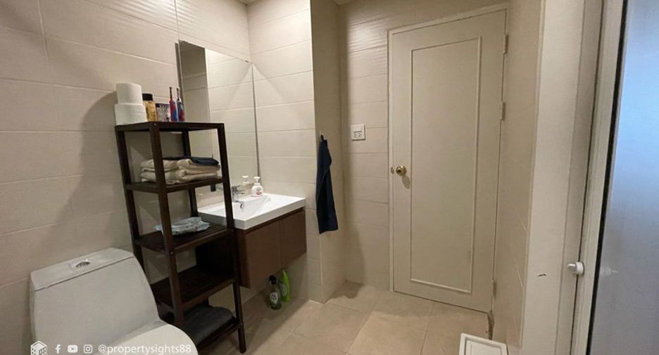 For rent 3 bedrooms condo in Watthana, Bangkok