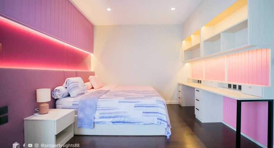 For rent 3 bedrooms house in Khlong Toei, Bangkok