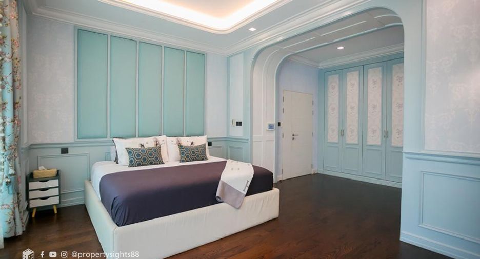 For rent 3 bedrooms house in Khlong Toei, Bangkok
