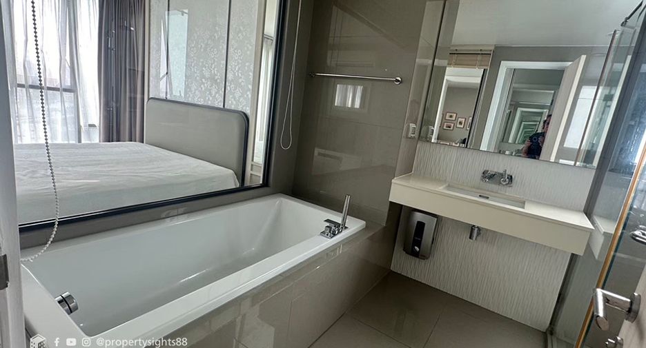 À louer 2 chambres condo à Watthana, Bangkok