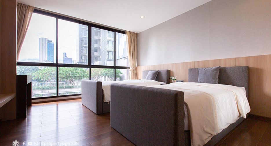 For rent 4 bedrooms condo in Sathon, Bangkok
