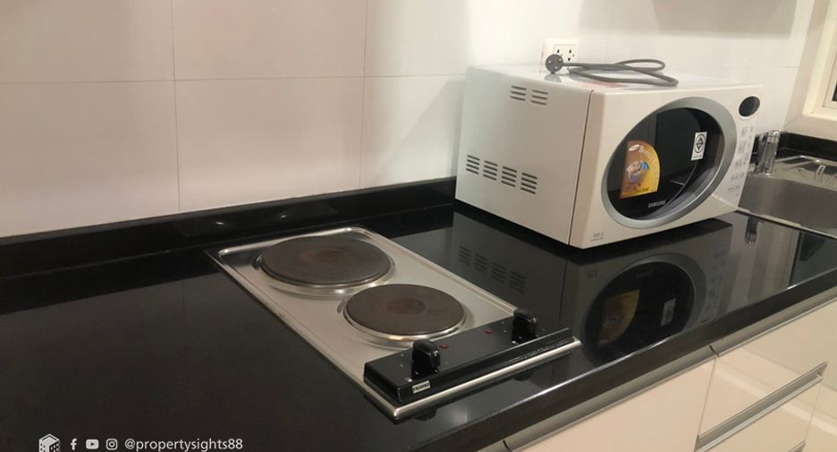 For rent 1 bed condo in Khlong Toei, Bangkok