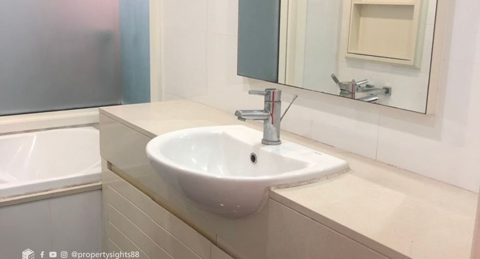 For rent 1 bed condo in Khlong Toei, Bangkok