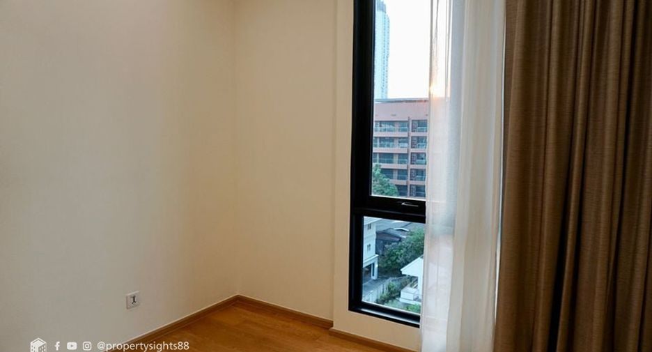 For rent 3 bedrooms condo in Khlong Toei, Bangkok