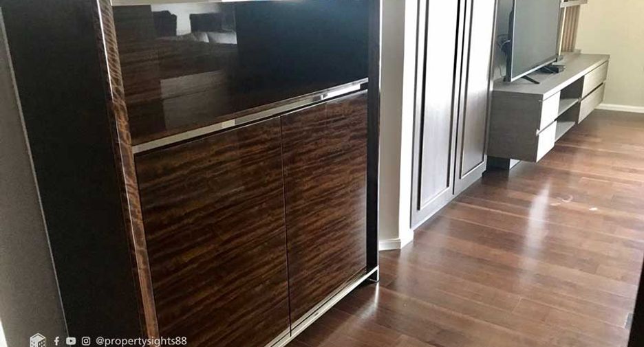 For rent 2 bedrooms condo in Khlong Toei, Bangkok