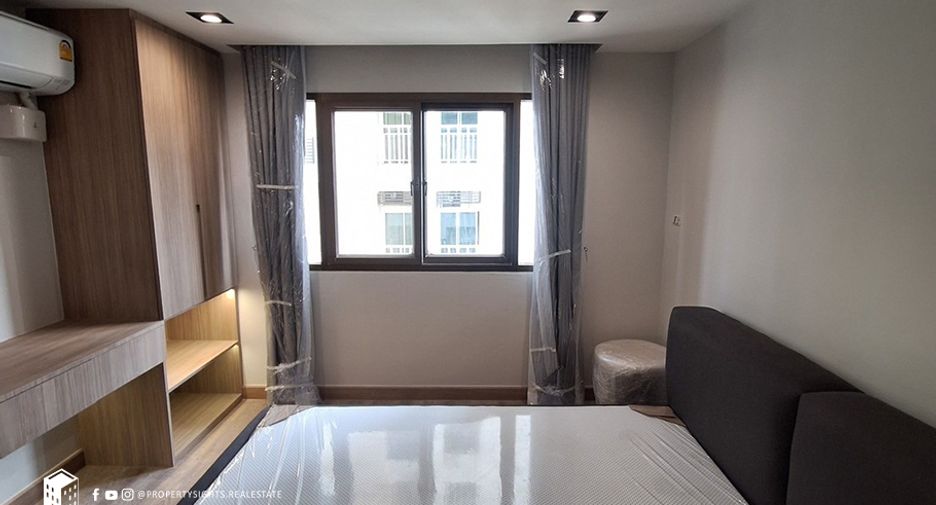 For rent 3 bedrooms condo in Watthana, Bangkok