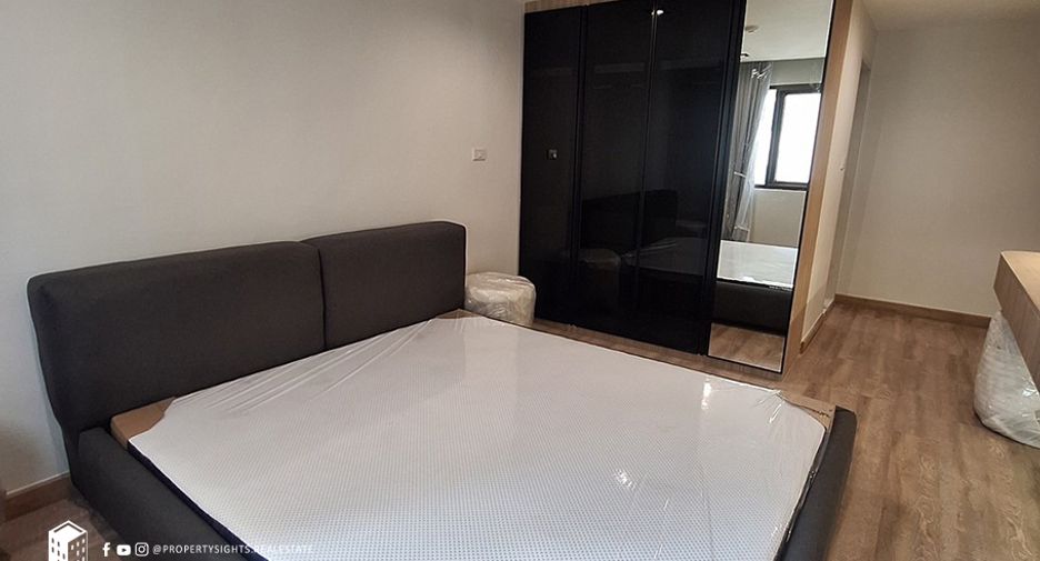 For rent 3 bedrooms condo in Watthana, Bangkok