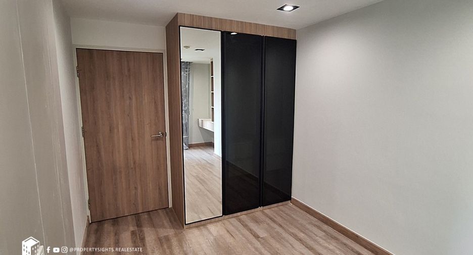 For rent 3 bedrooms condo in Watthana, Bangkok