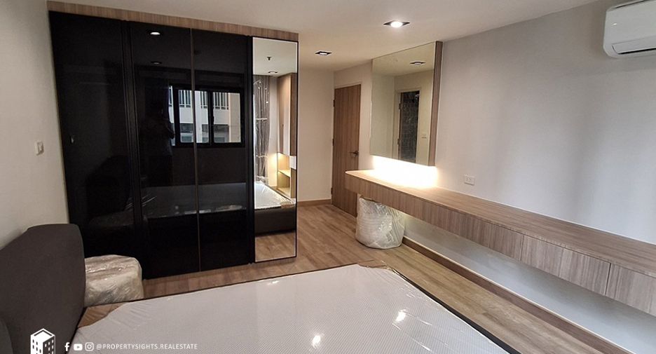For rent 3 bedrooms condo in Watthana, Bangkok