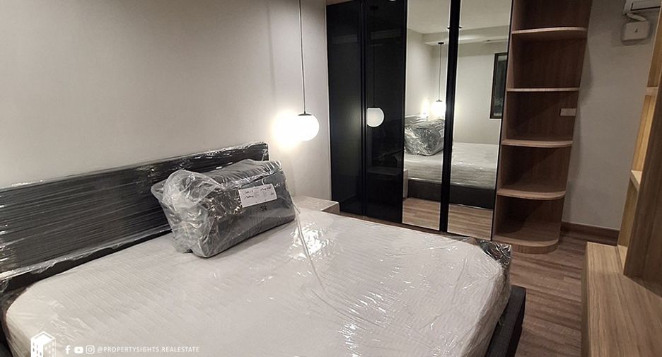 For rent 3 bedrooms condo in Watthana, Bangkok