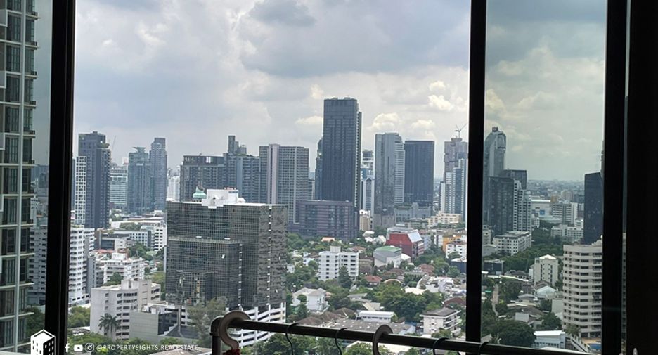 À louer 3 chambres condo à Khlong Toei, Bangkok