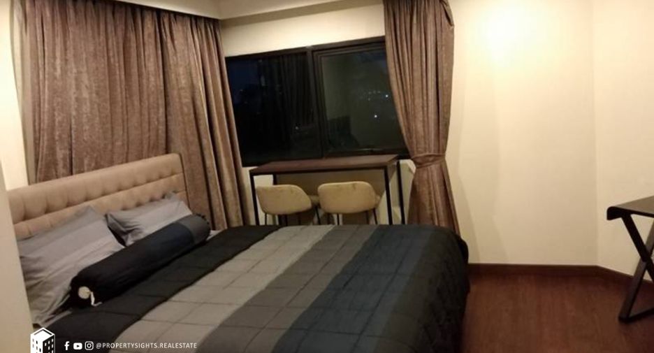 For rent 2 bedrooms condo in Sathon, Bangkok