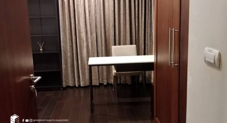 For rent 2 bedrooms condo in Sathon, Bangkok