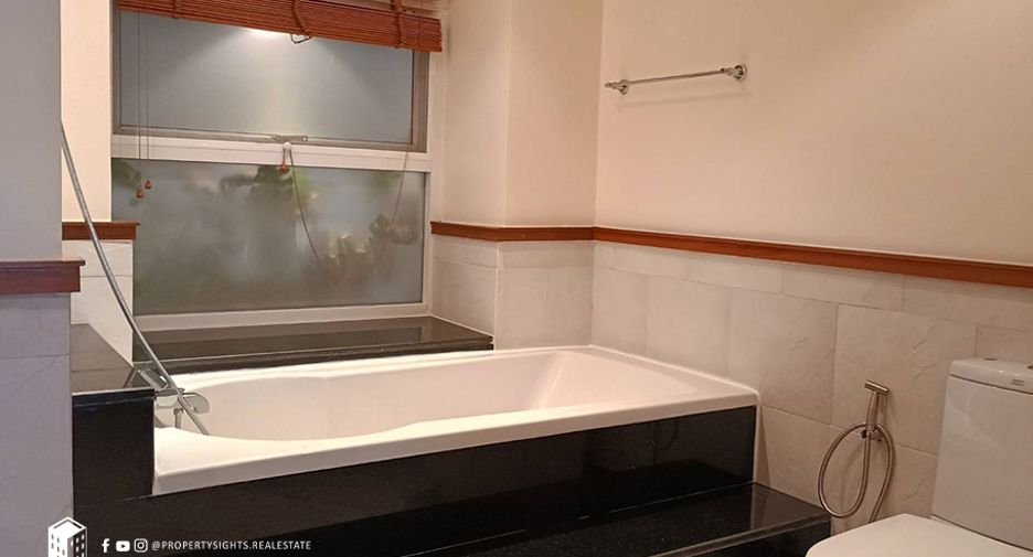 For rent 3 ベッドルーム condo in Sathon, Bangkok