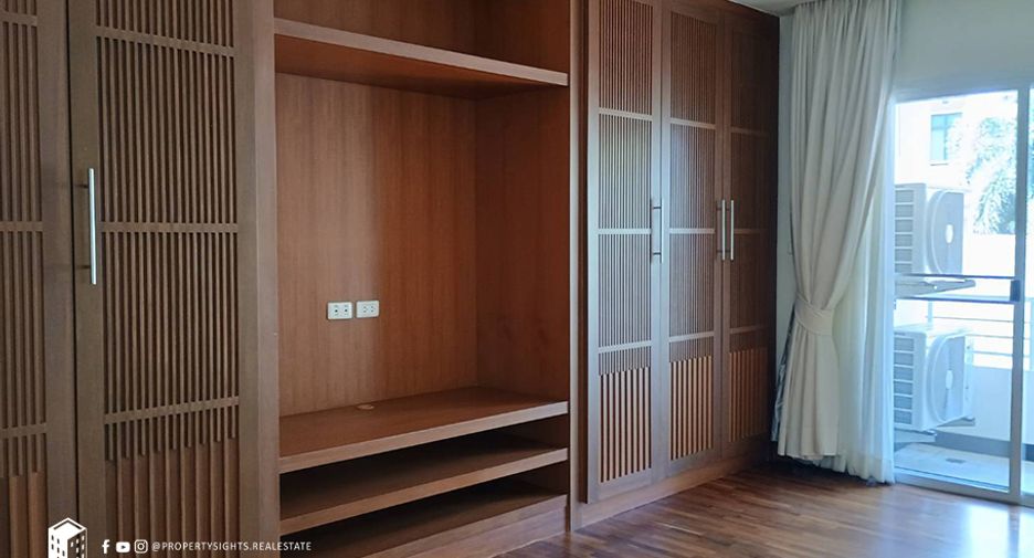 For rent 3 ベッドルーム condo in Sathon, Bangkok