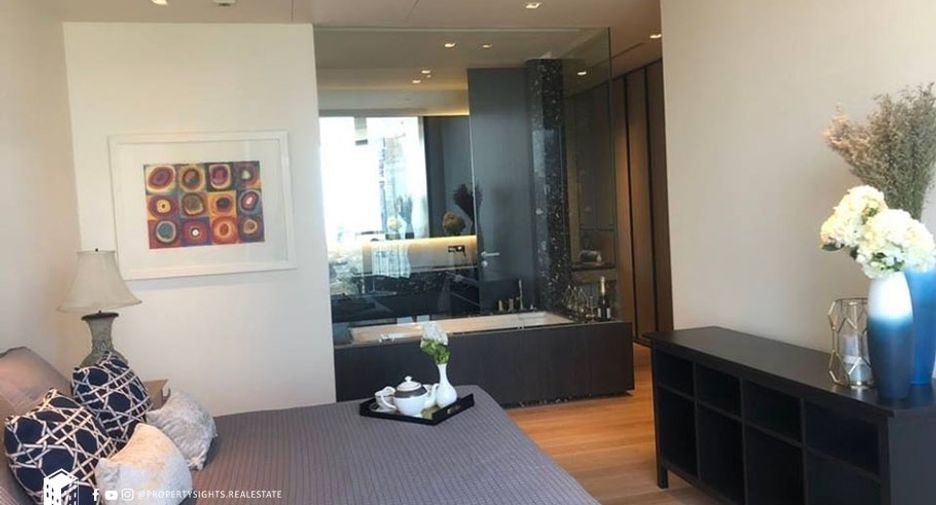 For rent 2 bedrooms condo in Khlong Toei, Bangkok