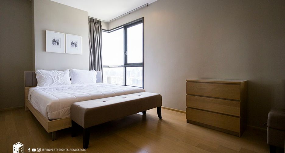 For rent 2 bedrooms condo in Watthana, Bangkok
