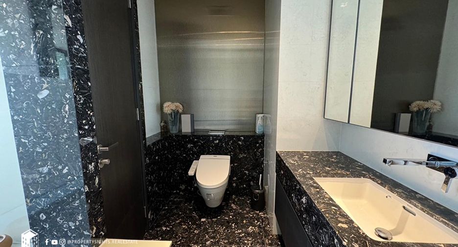 For rent 1 bed condo in Khlong Toei, Bangkok
