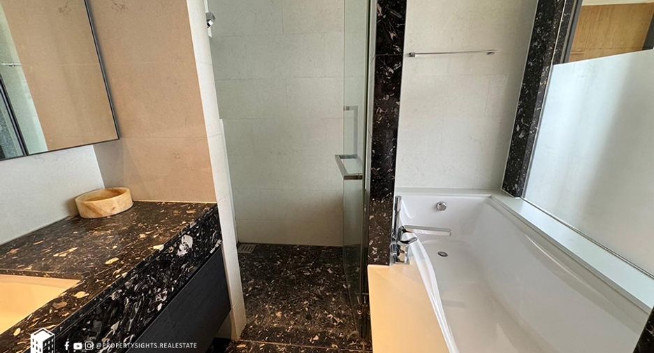 For rent 1 bed condo in Khlong Toei, Bangkok
