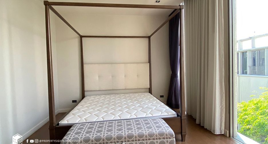 For rent 4 bedrooms townhouse in Khlong Toei, Bangkok