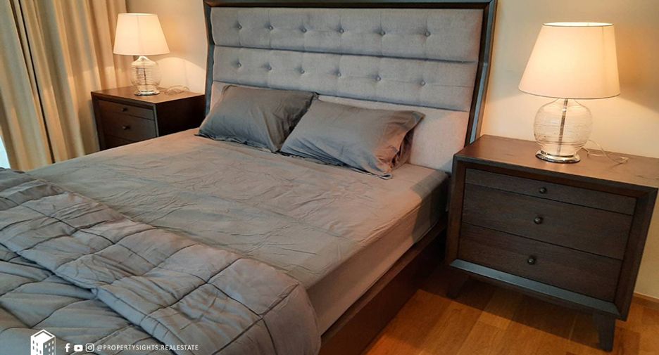 For rent 3 bedrooms condo in Khlong Toei, Bangkok