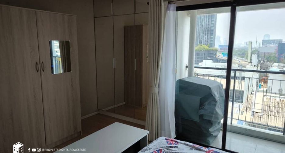 For rent 1 bed condo in Watthana, Bangkok