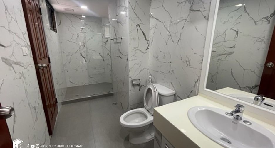 Аренда 3 спальни кондо в Кхлонг Тоеи, Бангкок