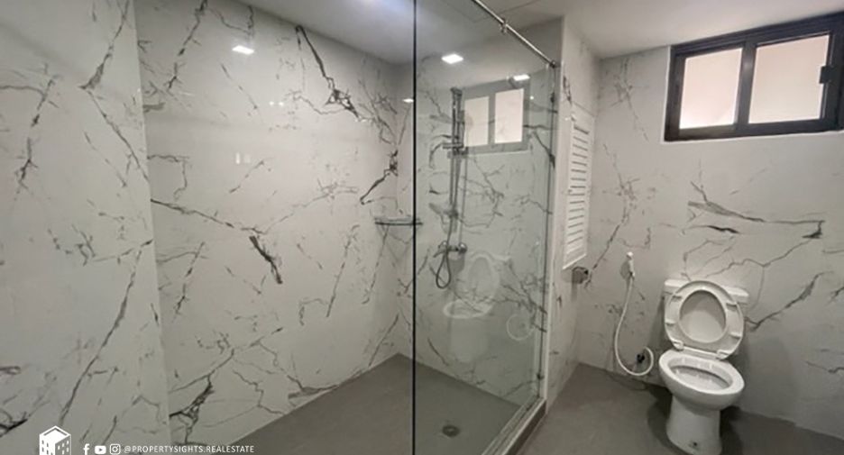 Аренда 3 спальни кондо в Кхлонг Тоеи, Бангкок
