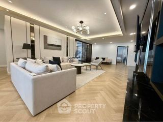 For sale 3 bedrooms condo in Khlong Toei, Bangkok