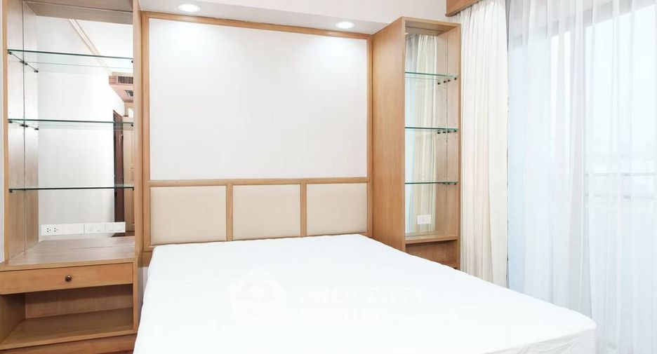 For rent 4 bedrooms apartment in Watthana, Bangkok