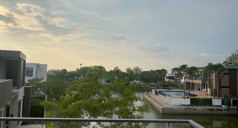For rent 3 bedrooms house in Mueang Chon Buri, Chonburi