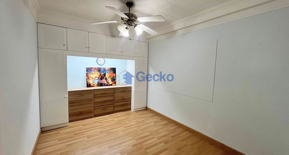 For sale 2 bedrooms condo in South Pattaya, Pattaya