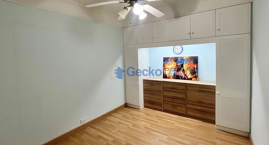 For sale 2 bedrooms condo in South Pattaya, Pattaya