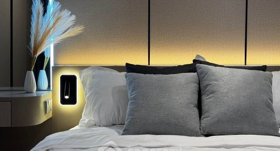 For rent 2 bedrooms condo in Bang Rak, Bangkok