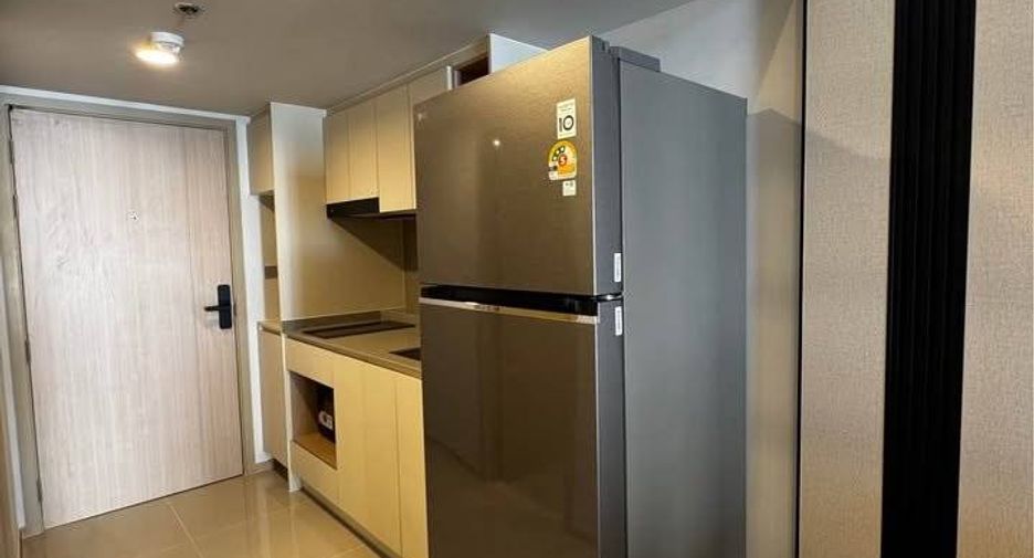 For rent 2 bedrooms condo in Bang Rak, Bangkok