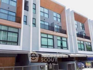 For rent 3 bedrooms townhouse in Suan Luang, Bangkok