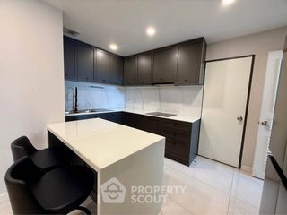 For rent 4 ベッドルーム apartment in Pathum Wan, Bangkok