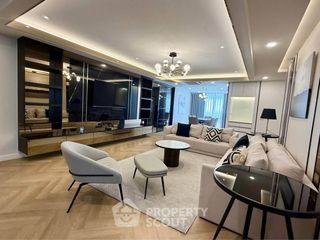 For rent 4 ベッドルーム apartment in Pathum Wan, Bangkok