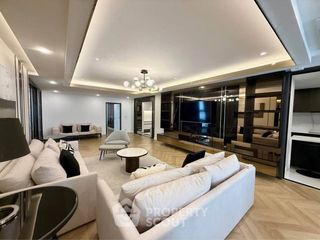 For rent 4 ベッドルーム apartment in Pathum Wan, Bangkok