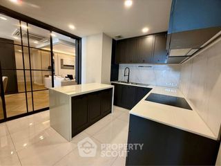 For rent 4 ベッドルーム apartment in Pathum Wan, Bangkok