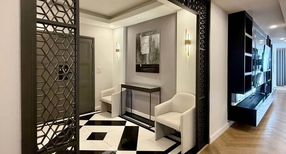 À louer 4 chambres appartement à Pathum Wan, Bangkok