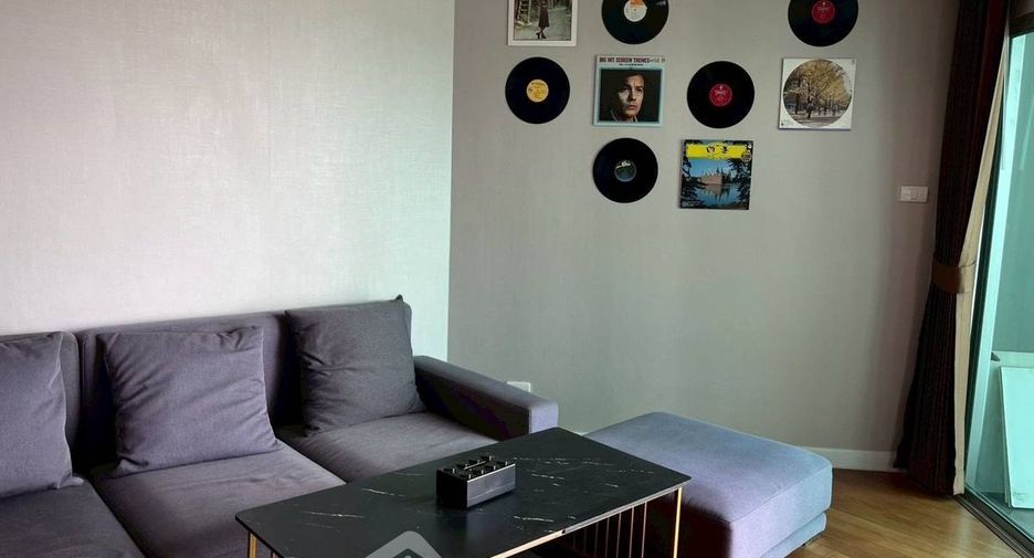 For rent 2 bedrooms condo in Huai Khwang, Bangkok