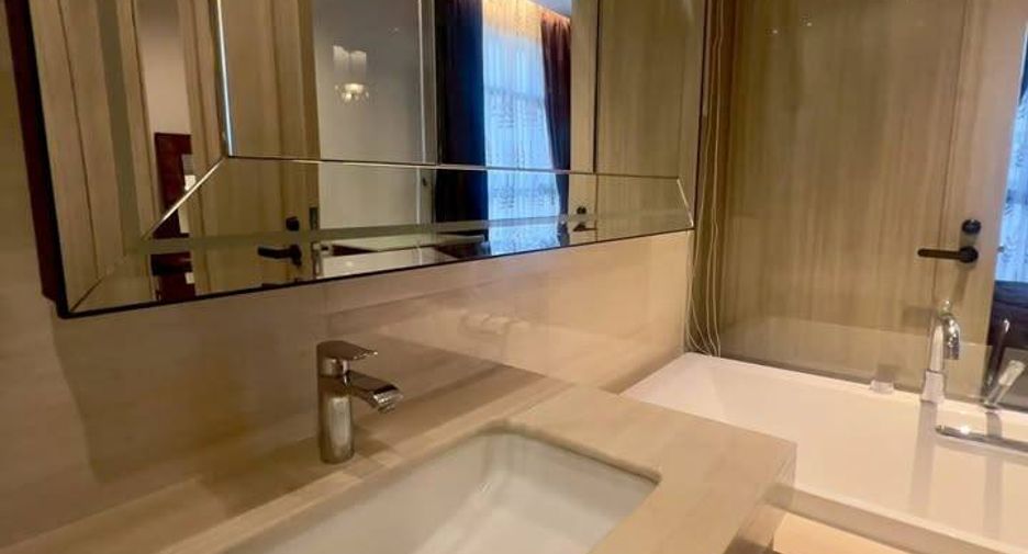 Condo en alquiler de 1 habitaciones en Khlong Toei, Bangkok