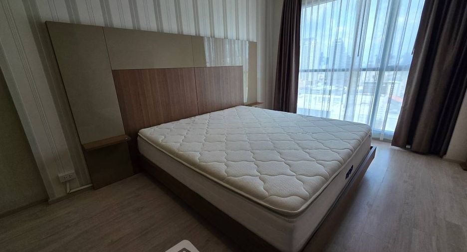 For rent 2 bedrooms condo in Ratchathewi, Bangkok