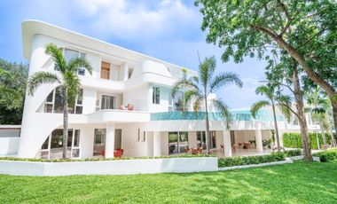 Villa zum Kauf mit 6 Zimmer in Huay Yai, Pattaya