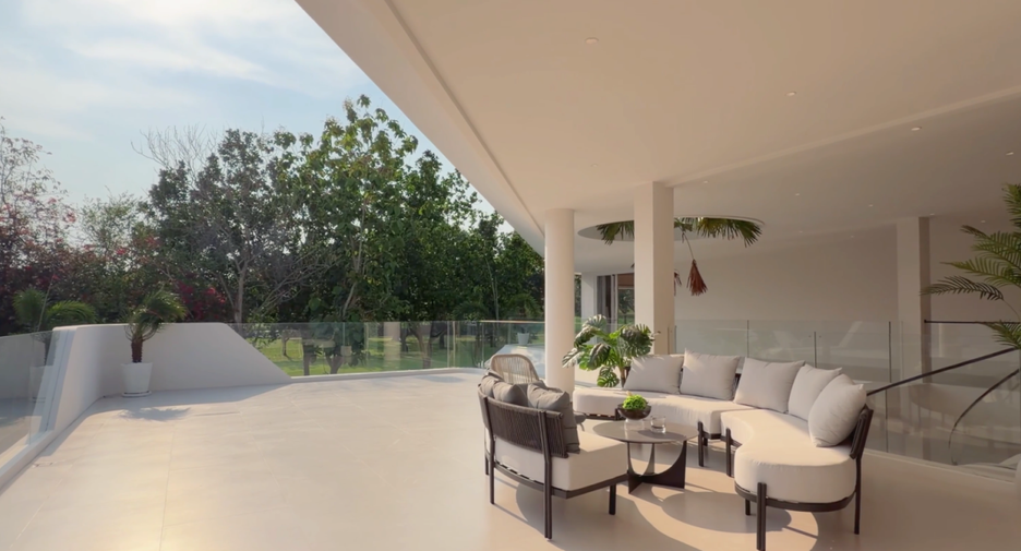Villa zum Kauf mit 8 Zimmer in Huay Yai, Pattaya